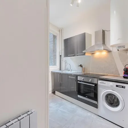 2 Bedroom 2 Min From The Train Stations! リール